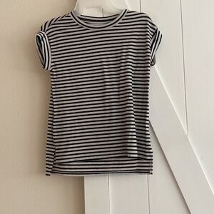Black and White Striped T-Shirt Old Navy Kids Girls Size Medium M 8